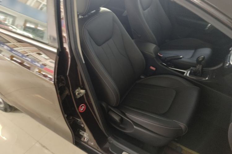 Used Geely Auto Emgrand 2017 Sedan Million Edition 1.5L Manual Upward Connect Version Right Front Seat
