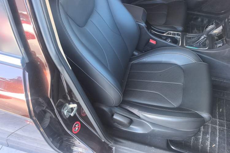 Used Geely Auto Emgrand 2017 Sedan Million Edition 1.5L CVT Upward Version Right Front Seat
