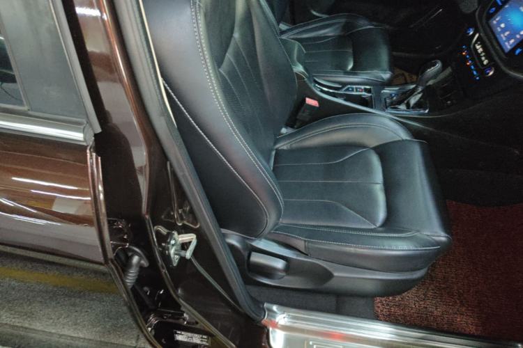 Used Geely Auto Emgrand 2017 Sedan Million Edition 1.5L CVT Upward Version Right Front Seat