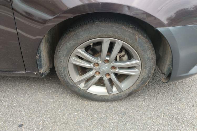 Used Geely Auto Emgrand 2017 Sedan Million Edition 1.5L CVT Upward Version Right Front Wheel Hub
