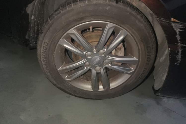 Used Geely Auto Emgrand 2017 Sedan Million Edition 1.5L CVT Upward Version Right Front Wheel Hub