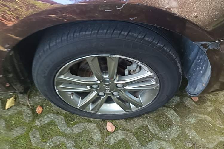 Used Geely Auto Emgrand 2017 Sedan Million Edition 1.5L CVT Upward Version Right Front Wheel Hub