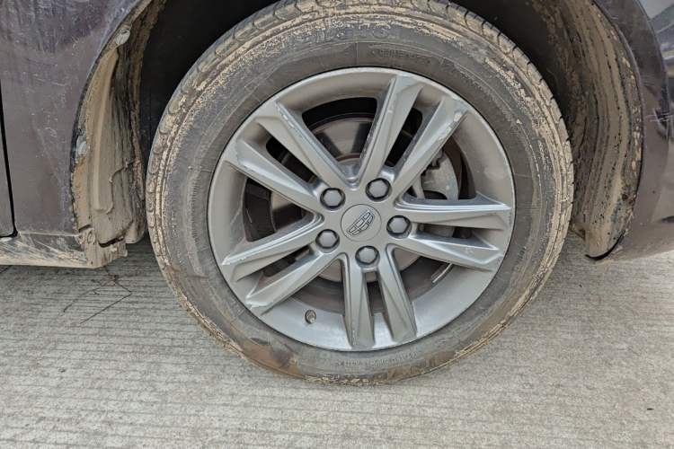 Used Geely Auto Emgrand 2017 Sedan Million Edition 1.5L CVT Upward Version Right Front Wheel Hub