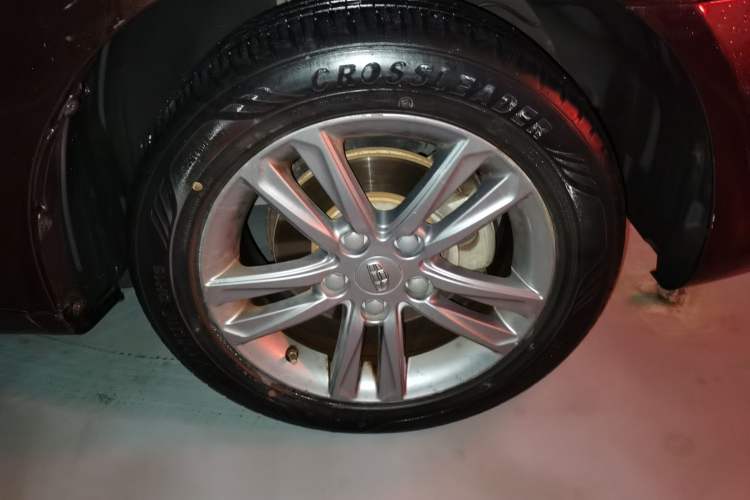 Used Geely Auto Emgrand 2017 Sedan Million Edition 1.5L Manual - Upward Version Right Front Wheel Hub