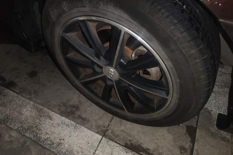 Used Geely Auto Emgrand 2017 Hatchback RS Million Edition 1.5L Manual Upward Version Right Front Wheel Hub