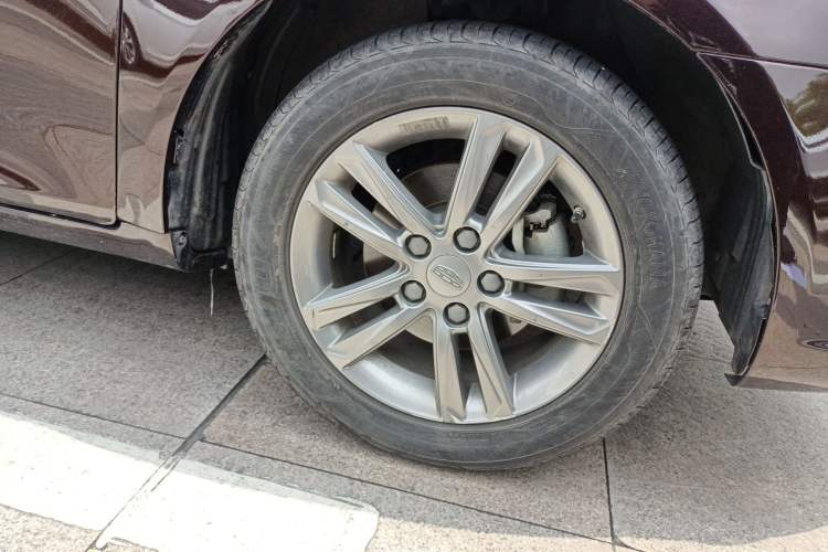 Used Geely Auto Emgrand 2017 Sedan Million Edition 1.5L CVT Upward Connectivity Version Right Front Wheel Hub