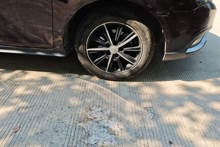 Used Geely Auto Emgrand 2017 Hatchback RS Million Edition 1.5L Manual Upward Version Right Front Wheel Hub