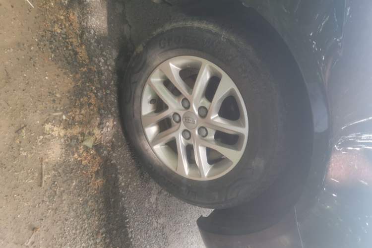 Used Geely Auto Emgrand 2017 Sedan Million Edition 1.5L Manual Luxury Model Right Front Wheel Hub