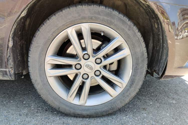 Used Geely Auto Emgrand 2017 Sedan Million Edition 1.5L Manual - Upward Version Right Front Wheel Hub