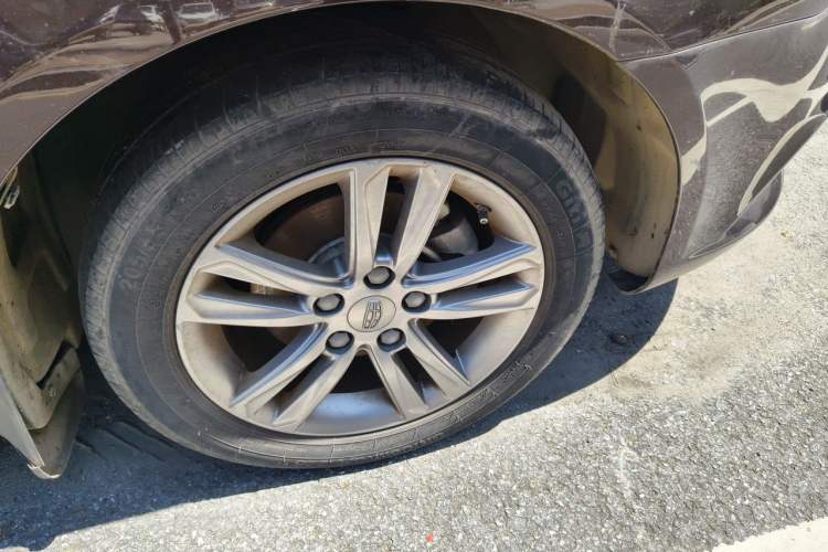 Used Geely Auto Emgrand 2017 Sedan Million Edition 1.5L Manual - Upward Version Right Front Wheel Hub