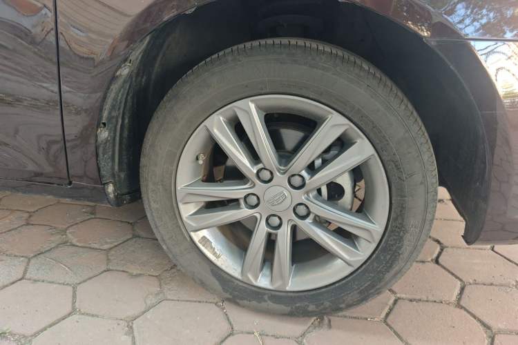 Used Geely Auto Emgrand 2017 Sedan Million Edition 1.5L CVT Upward Version Right Front Wheel Hub