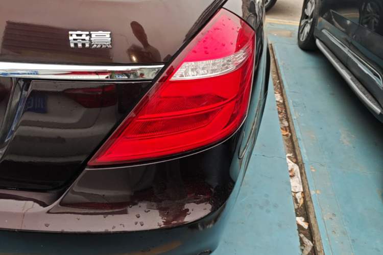 Used Geely Auto Emgrand 2017 Sedan Million Edition 1.5L CVT Upward Version Right Rear Taillight