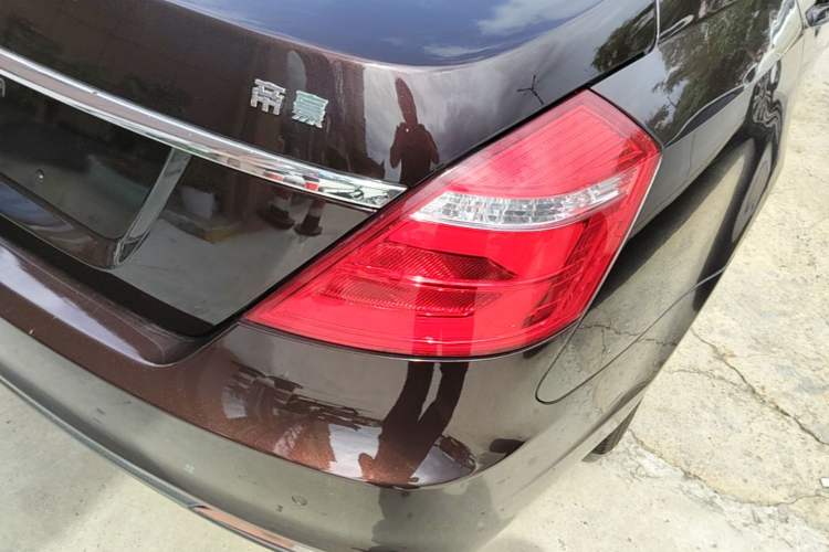 Used Geely Auto Emgrand 2017 Sedan Million Edition 1.5L CVT Upward Version Right Rear Taillight