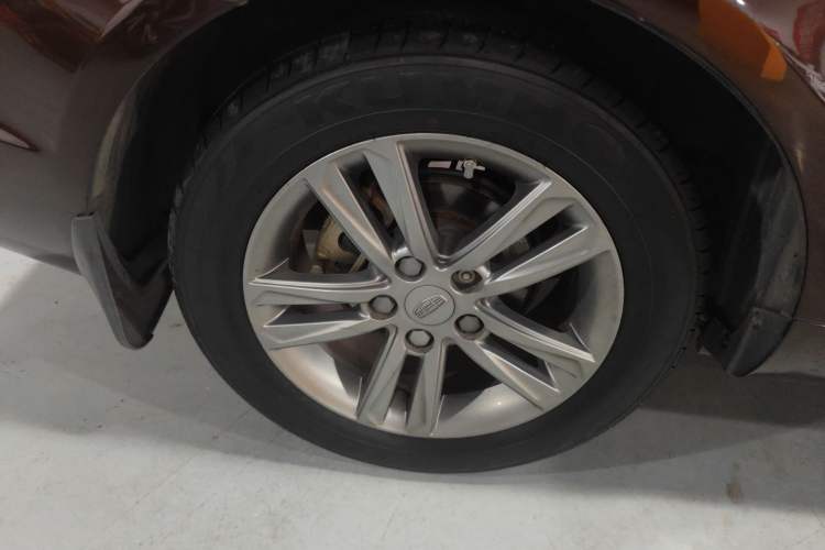 Used Geely Auto Emgrand 2017 Sedan Million Edition 1.5L CVT Upward Version Right Rear Wheel Hub