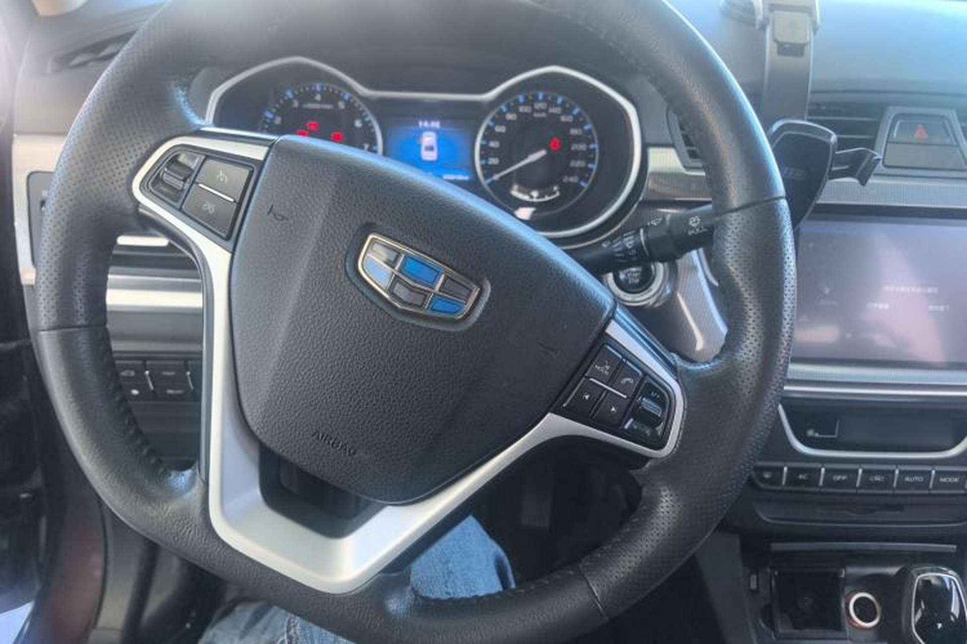 Used Geely Auto Emgrand 2017 Sedan Million Edition 1.5L CVT Upward Version Steering Wheel