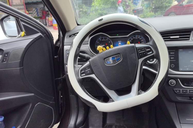 Used Geely Auto Emgrand 2017 Sedan Million Edition 1.5L CVT Upward Connectivity Version Steering Wheel