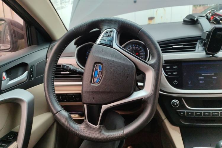 Used Geely Auto Emgrand 2017 Sedan Million Edition 1.5L Manual Luxury Model Steering Wheel