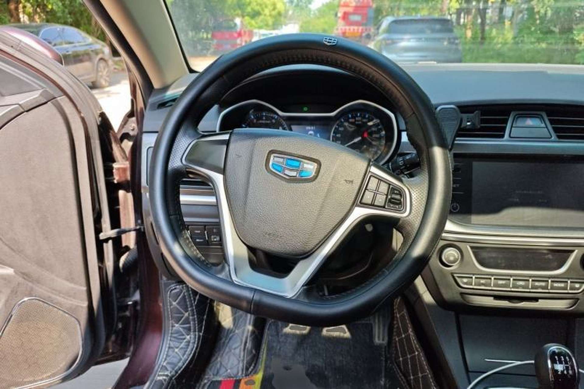 Used Geely Auto Emgrand 2017 Hatchback RS Million Edition 1.5L Manual Upward Version Steering Wheel