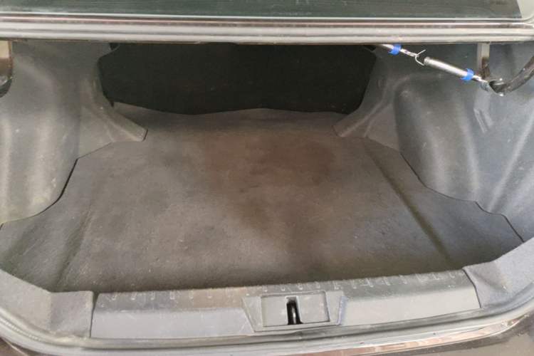 Used Geely Auto Emgrand 2017 Sedan Million Edition 1.5L Manual Upward Connect Version Trunk