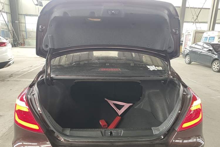 Used Geely Auto Emgrand 2017 Sedan Million Edition 1.5L CVT Upward Version Trunk