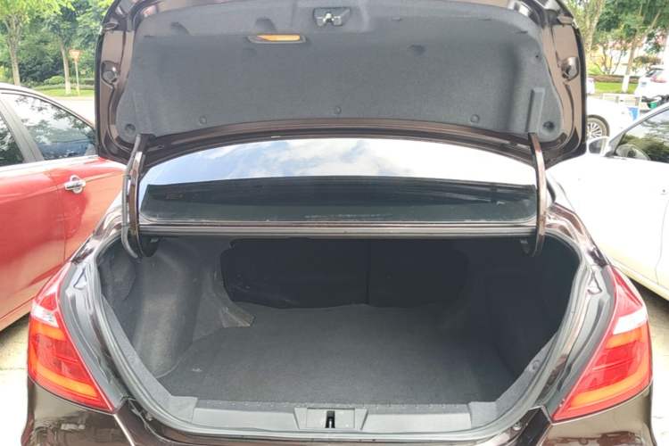 Used Geely Auto Emgrand 2017 Sedan Million Edition 1.5L CVT Upward Version Trunk