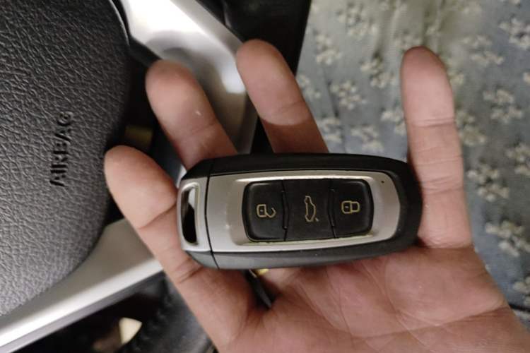 Used Geely Auto Emgrand 2017 Sedan Million Edition 1.5L Manual Upward Connect Version Vehicle Key