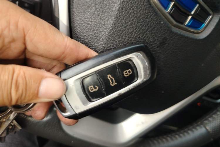 Used Geely Auto Emgrand 2017 Sedan Million Edition 1.5L Manual - Upward Version Vehicle Key