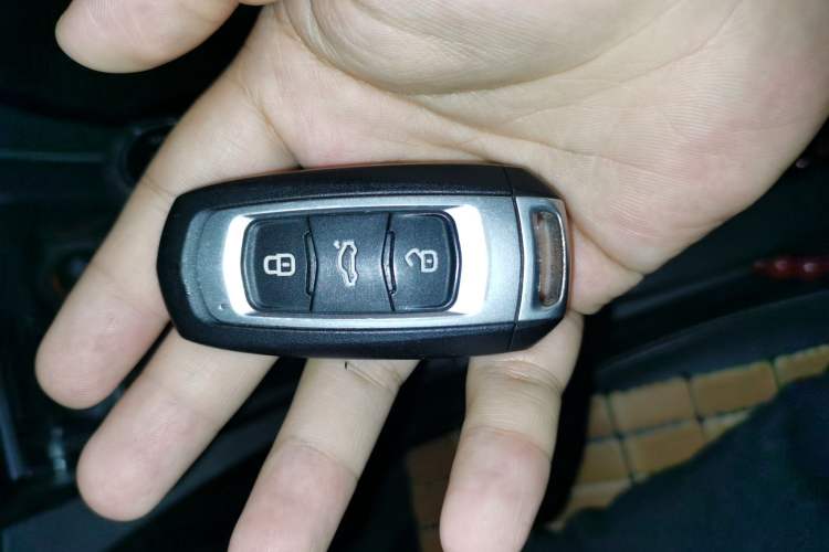 Used Geely Auto Emgrand 2017 Sedan Million Edition 1.5L Manual - Upward Version Vehicle Key