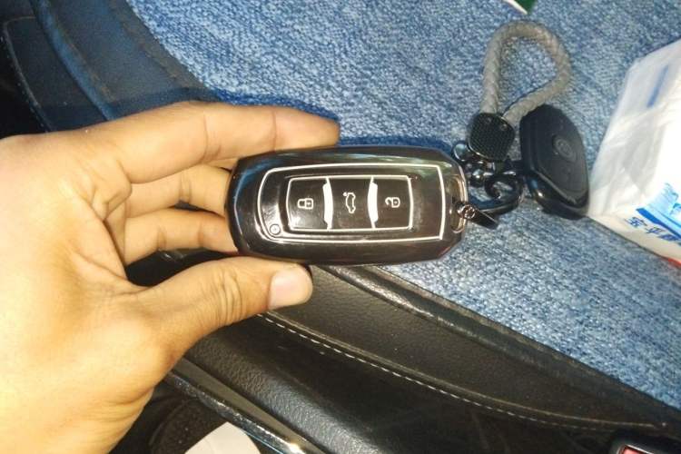 Used Geely Auto Emgrand 2017 Sedan Million Edition 1.5L CVT Upward Version Vehicle Key