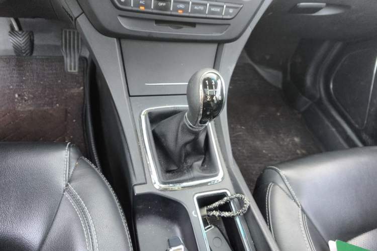 Used Geely Auto Emgrand 2017 Sedan Million Edition 1.5L Manual - Upward Version Gear Lever