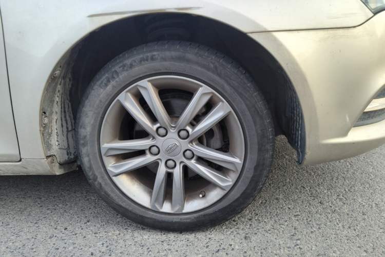 Used Geely Auto Emgrand 2017 Sedan Million Edition 1.5L Manual - Upward Version Right Front Wheel Hub