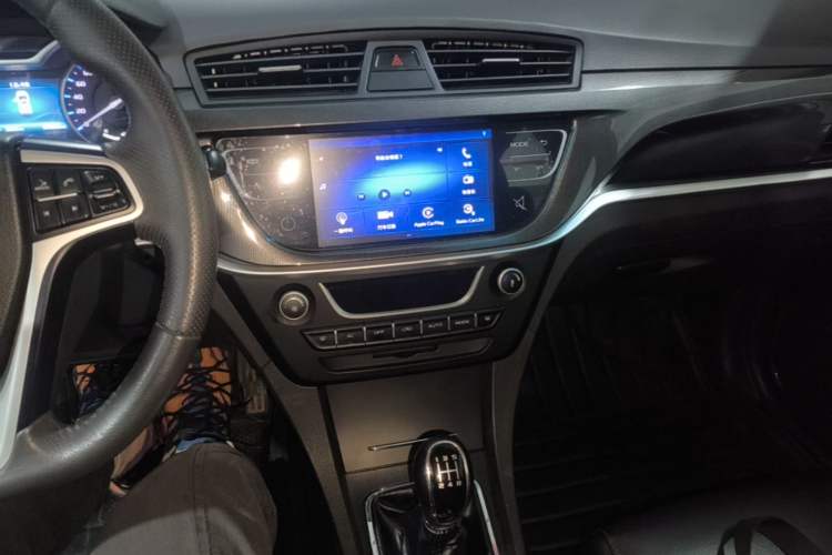 Used Geely Auto Emgrand 2017 Hatchback RS Million Edition 1.5L Manual Upward Version Audio And AC Panel