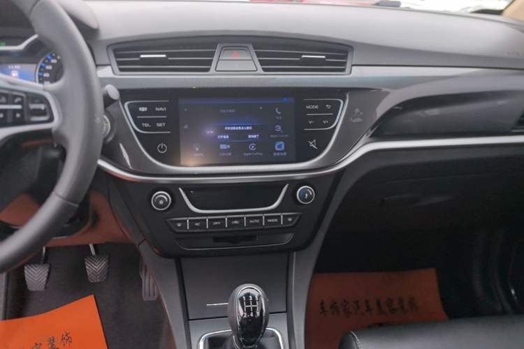 Used Geely Auto Emgrand 2017 Sedan Million Edition 1.5L Manual - Upward Version Audio And AC Panel