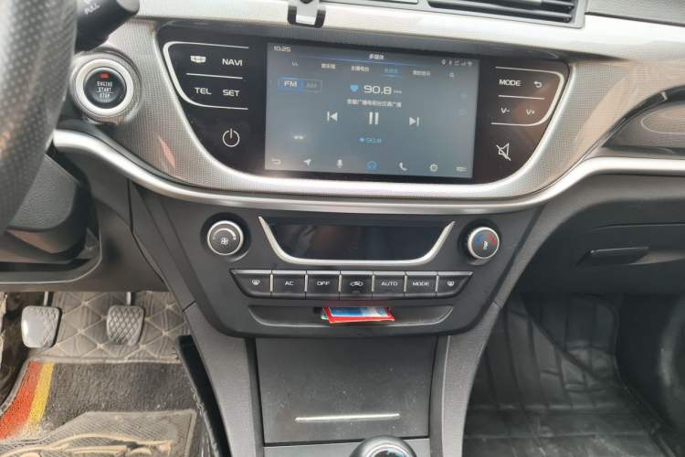Used Geely Auto Emgrand 2017 Sedan Million Edition 1.5L Manual - Upward Version Audio And AC Panel