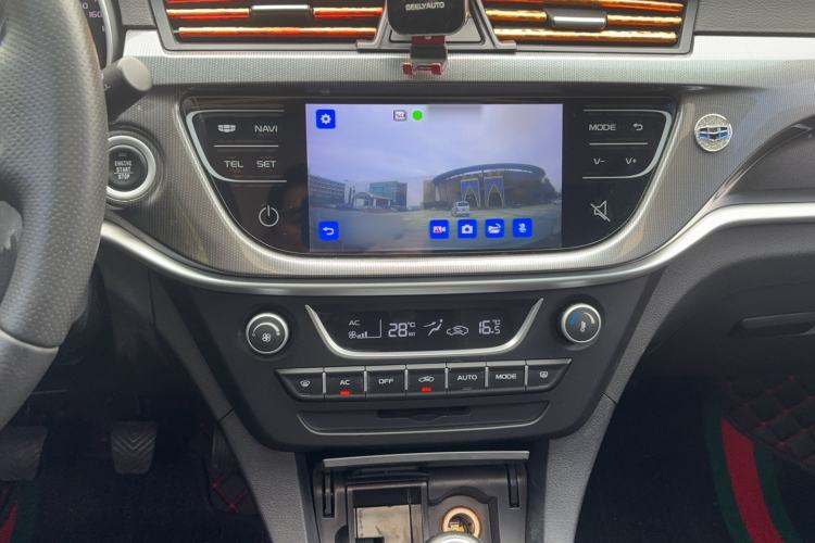 Used Geely Auto Emgrand 2017 Sedan Million Edition 1.5L Manual - Upward Version Audio And AC Panel