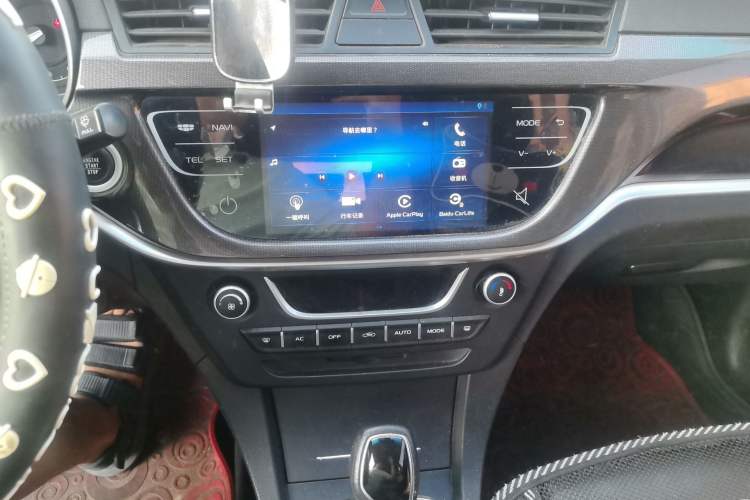 Used Geely Auto Emgrand 2017 Hatchback RS Million Edition 1.5L CVT Upward Version Audio And AC Panel