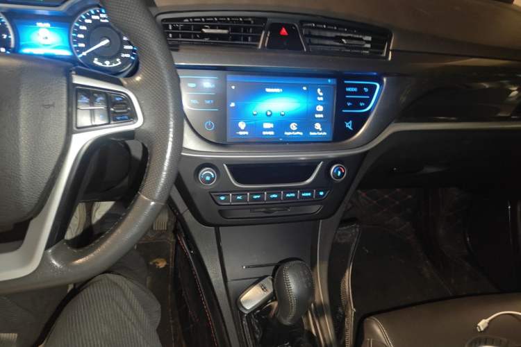 Used Geely Auto Emgrand 2017 Sedan Million Edition 1.5L Manual - Upward Version Audio And AC Panel