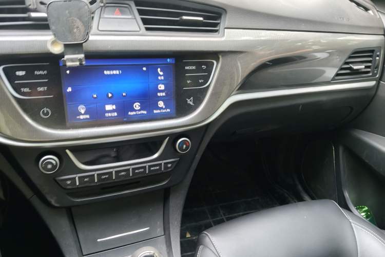 Used Geely Auto Emgrand 2017 Sedan Million Edition 1.5L Manual - Upward Version Audio And AC Panel