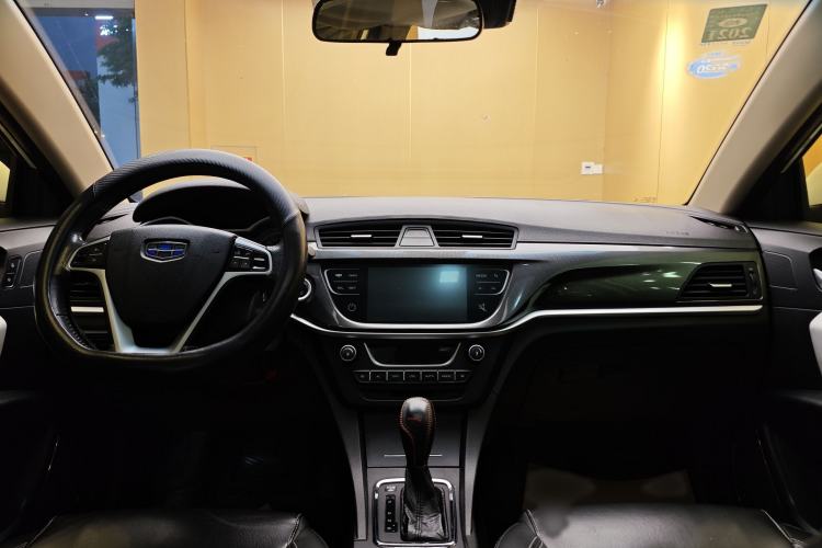 Used Geely Auto Emgrand 2017 Sedan Million Edition 1.5L CVT Upward Version Audio And AC Panel