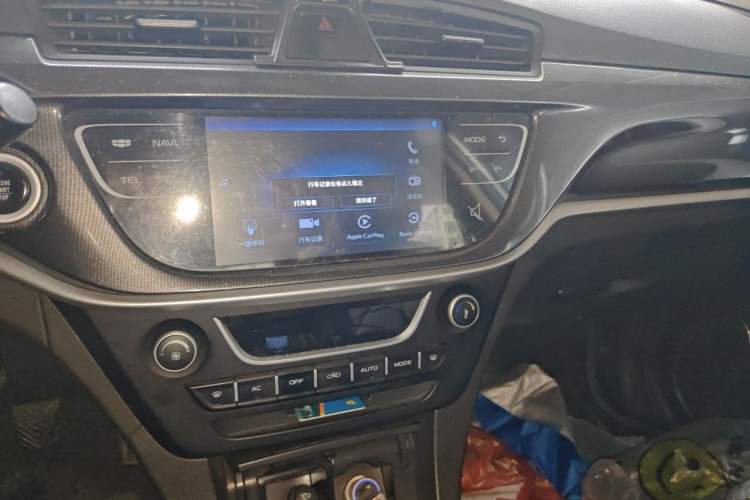 Used Geely Auto Emgrand 2017 Sedan Million Edition 1.5L Manual - Upward Version Audio And AC Panel