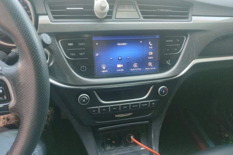 Used Geely Auto Emgrand 2017 Sedan Million Edition 1.5L Manual - Upward Version Audio And AC Panel