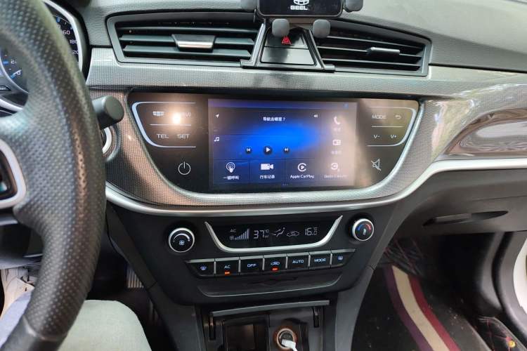 Used Geely Auto Emgrand 2017 Sedan Million Edition 1.5L Manual - Upward Version Audio And AC Panel