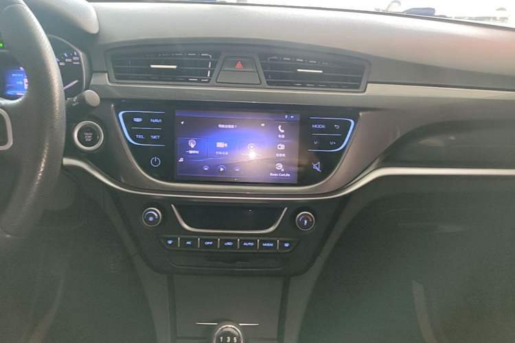 Used Geely Auto Emgrand 2017 Sedan Million Edition 1.5L Manual - Upward Version Audio And AC Panel
