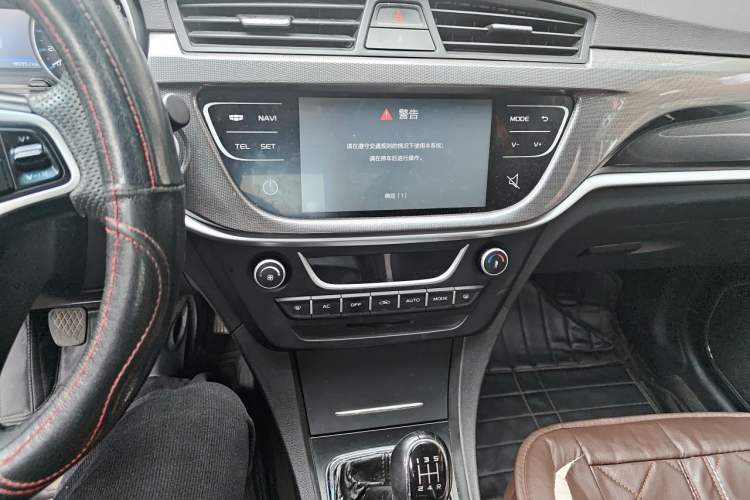 Used Geely Auto Emgrand 2017 Sedan Million Edition 1.5L Manual - Upward Version Audio And AC Panel