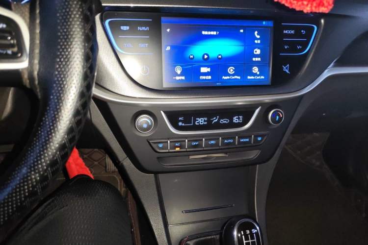 Used Geely Auto Emgrand 2017 Sedan Million Edition 1.5L Manual - Upward Version Audio And AC Panel