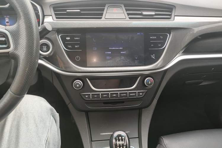 Used Geely Auto Emgrand 2017 Sedan Million Edition 1.5L Manual - Upward Version Audio And AC Panel