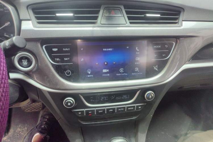 Used Geely Auto Emgrand 2017 Sedan Million Edition 1.5L CVT Upward Connectivity Version Audio And AC Panel