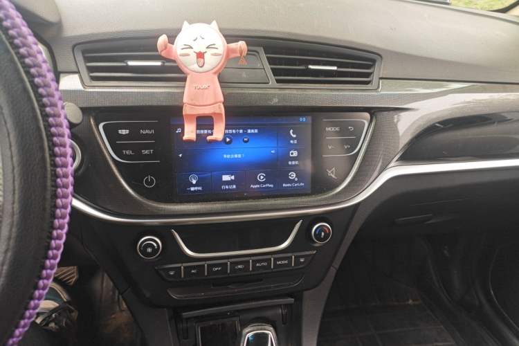 Used Geely Auto Emgrand 2017 Sedan Million Edition 1.5L CVT Upward Version Audio And AC Panel
