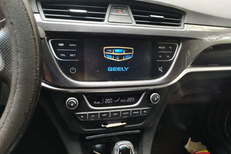 Used Geely Auto Emgrand 2017 Sedan Million Edition 1.5L CVT Upward Connectivity Version Audio And AC Panel
