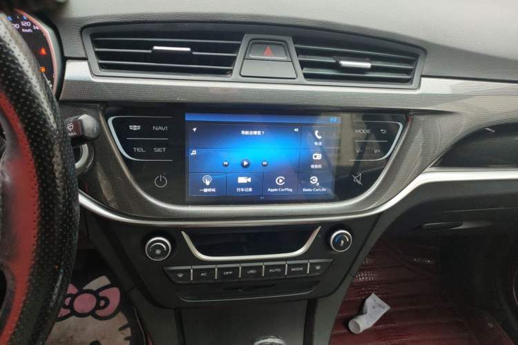 Used Geely Auto Emgrand 2017 Hatchback RS Million Edition 1.5L CVT Upward Version Audio And AC Panel